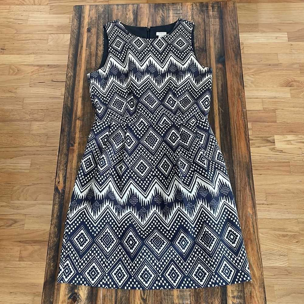 JCrew women’s size 4 dress with pockets.